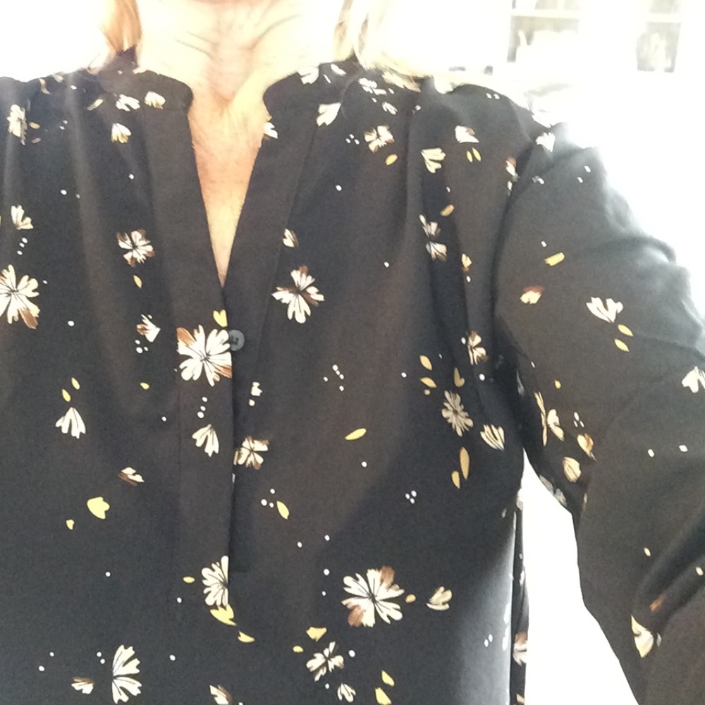 NWOT Lovely Ladies Blouse
